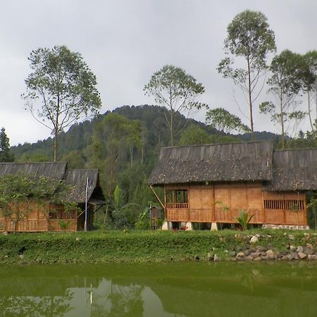 Villa Kampung Karuhun Sutan Raja Bandung Eksteriør billede