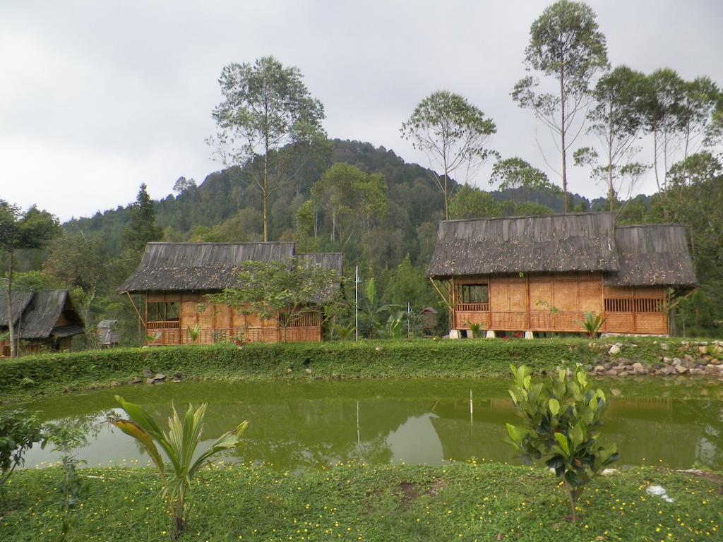 Villa Kampung Karuhun Sutan Raja Bandung Eksteriør billede