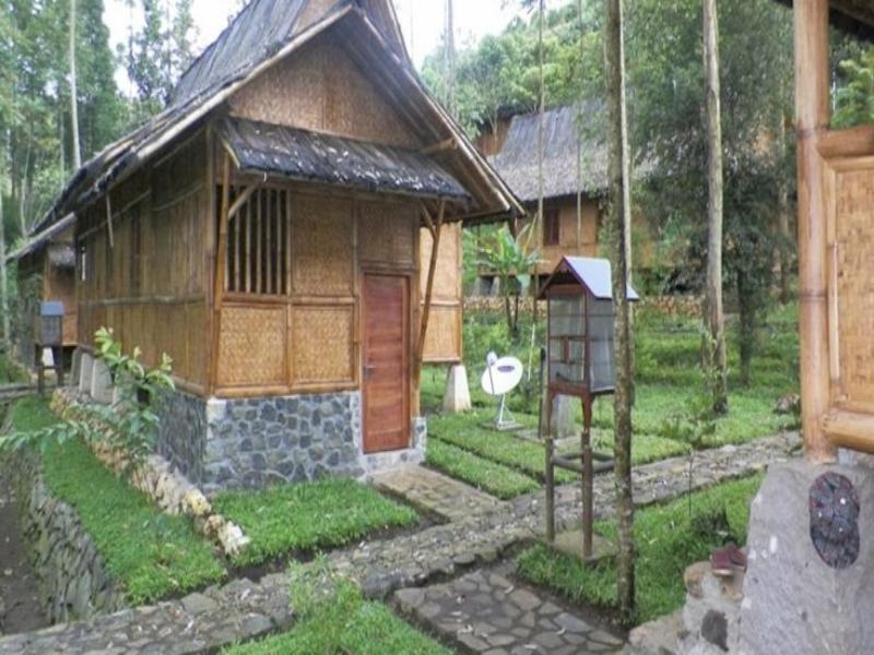 Villa Kampung Karuhun Sutan Raja Bandung Eksteriør billede